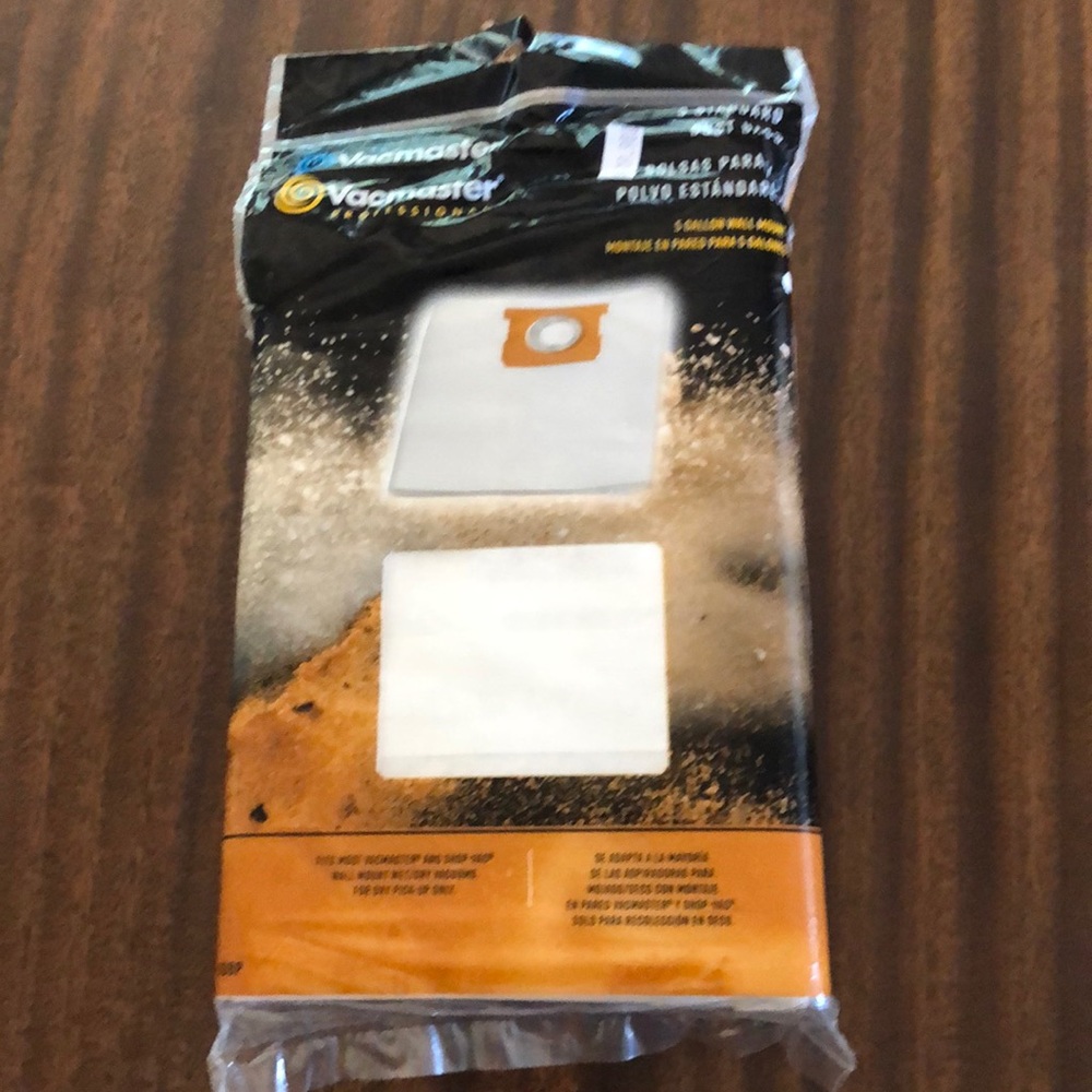 NWT Vacmaster .5 gallon wall mount 3- standard dust bags
